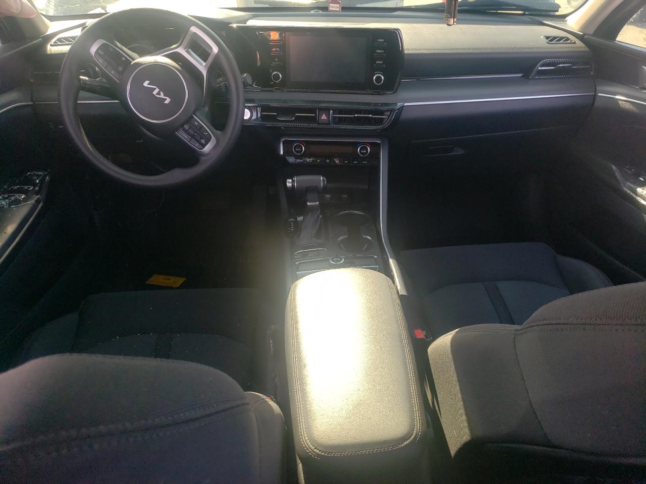 2023 Kia K5 - Image 8