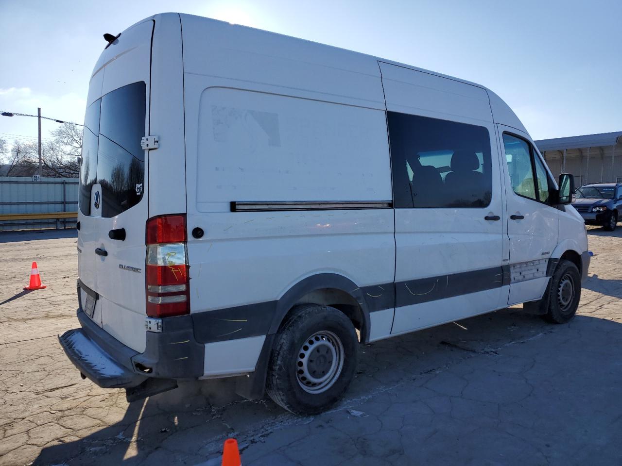 2014 Mercedes-Benz Sprinter - Image 3