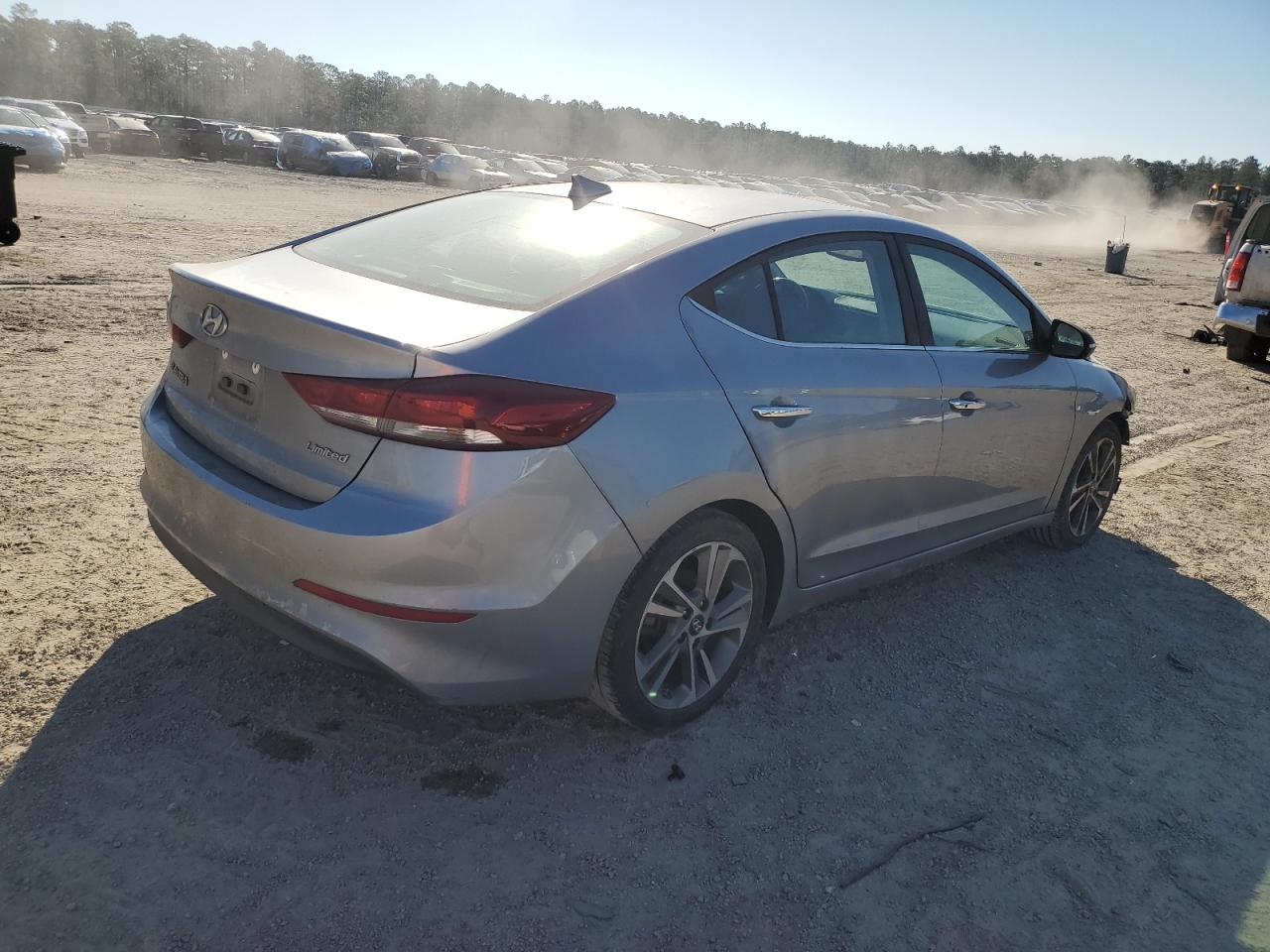 2017 Hyundai Elantra - Image 3