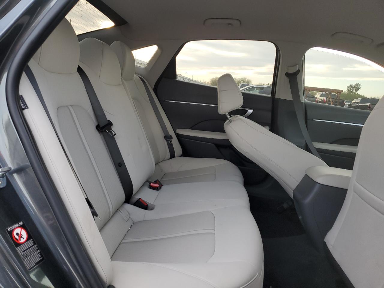 2022 Hyundai Sonata - Image 11