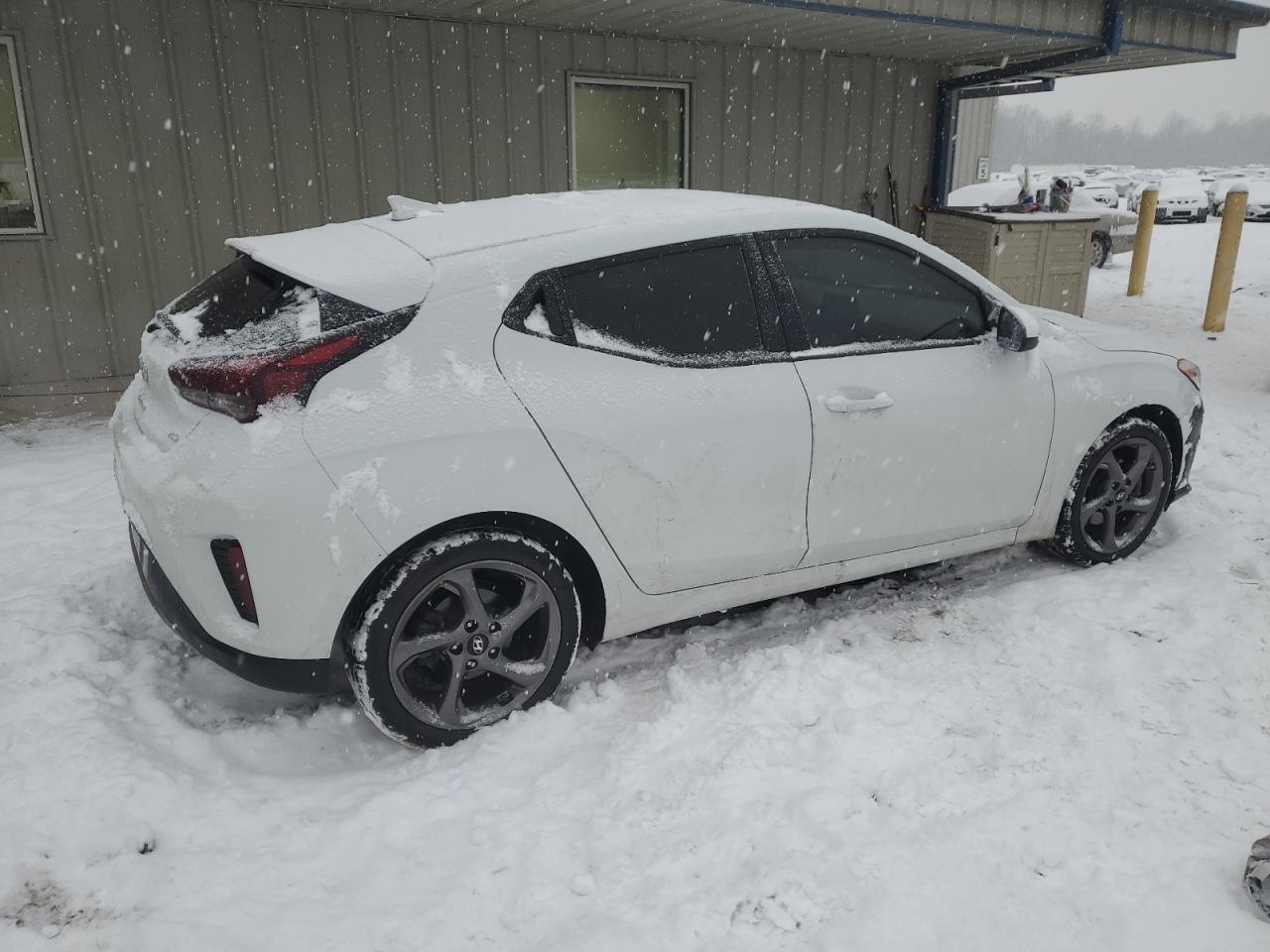 2019 Hyundai Veloster - Image 3
