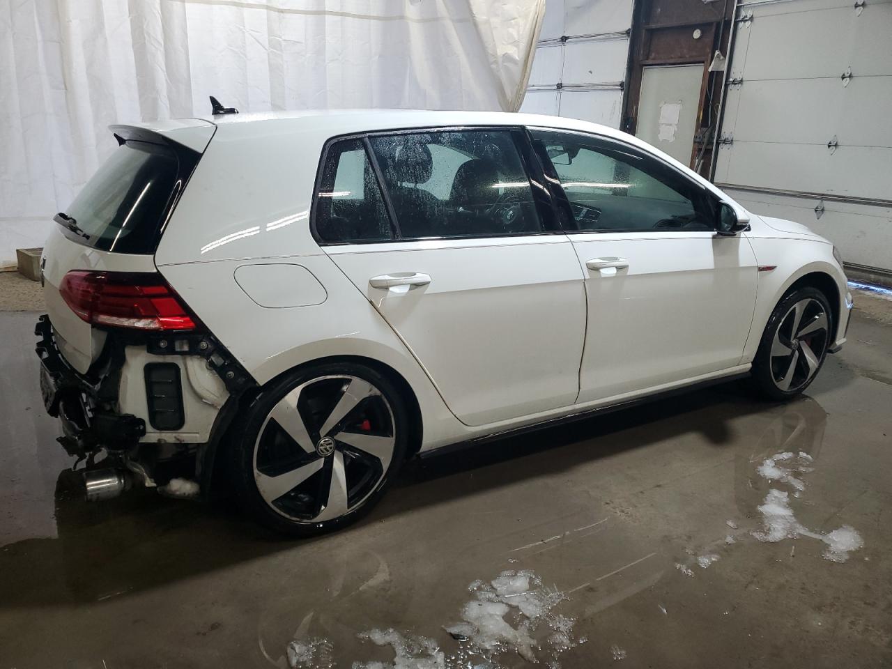 2018 Volkswagen GTI - Image 3
