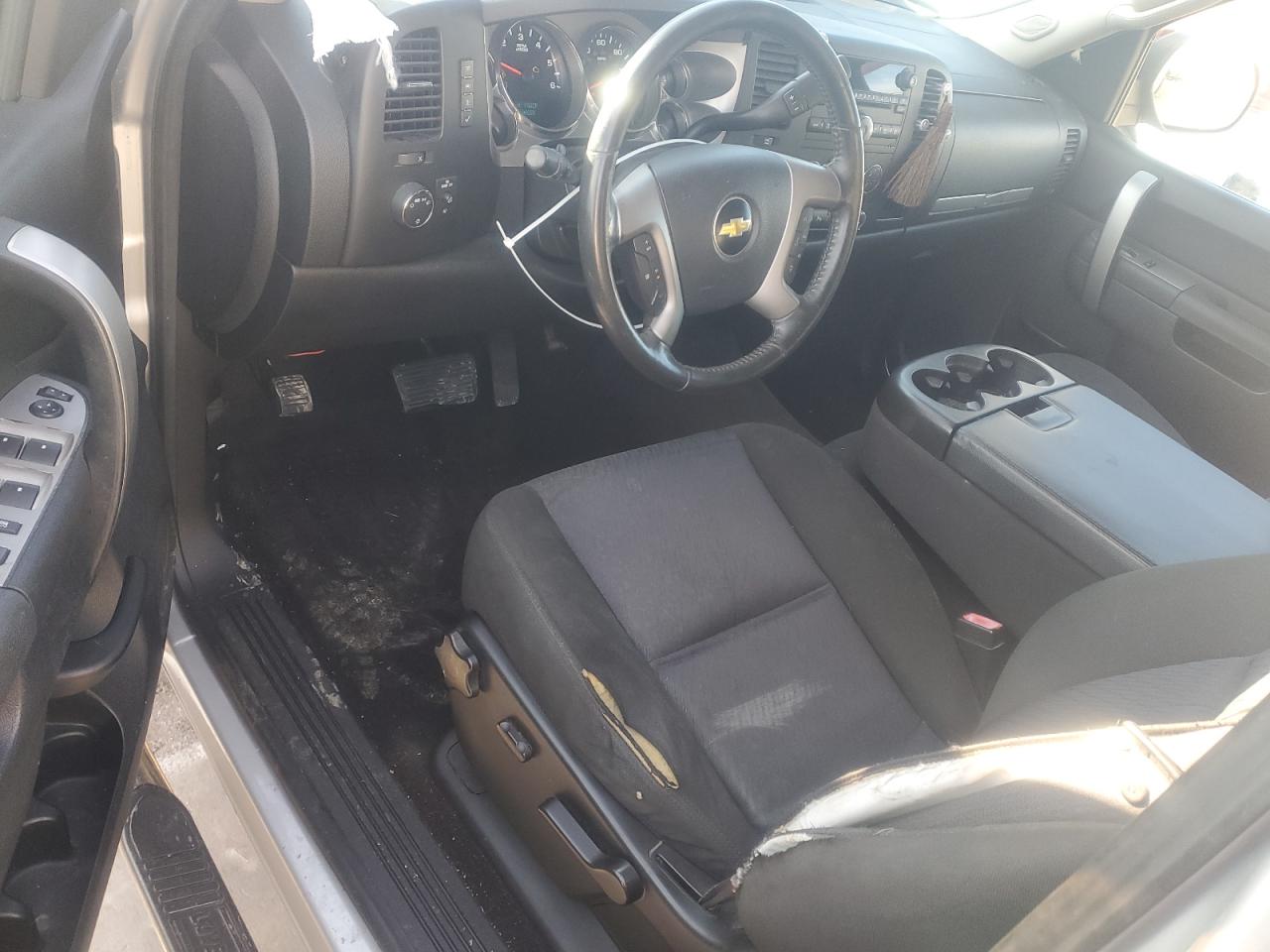 2011 Chevrolet Silverado - Image 8