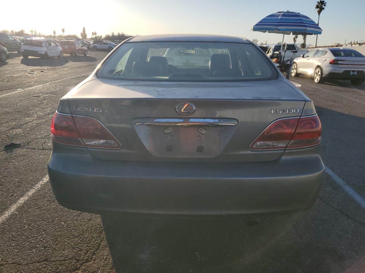 2005 Lexus ES - Image 6