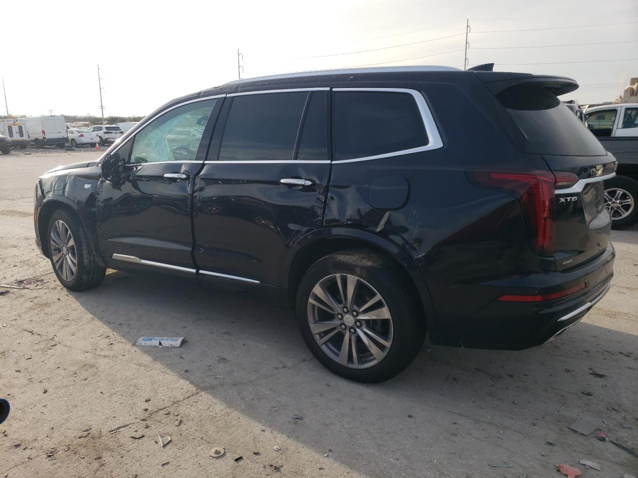 2022 Cadillac XT6 - Image 2