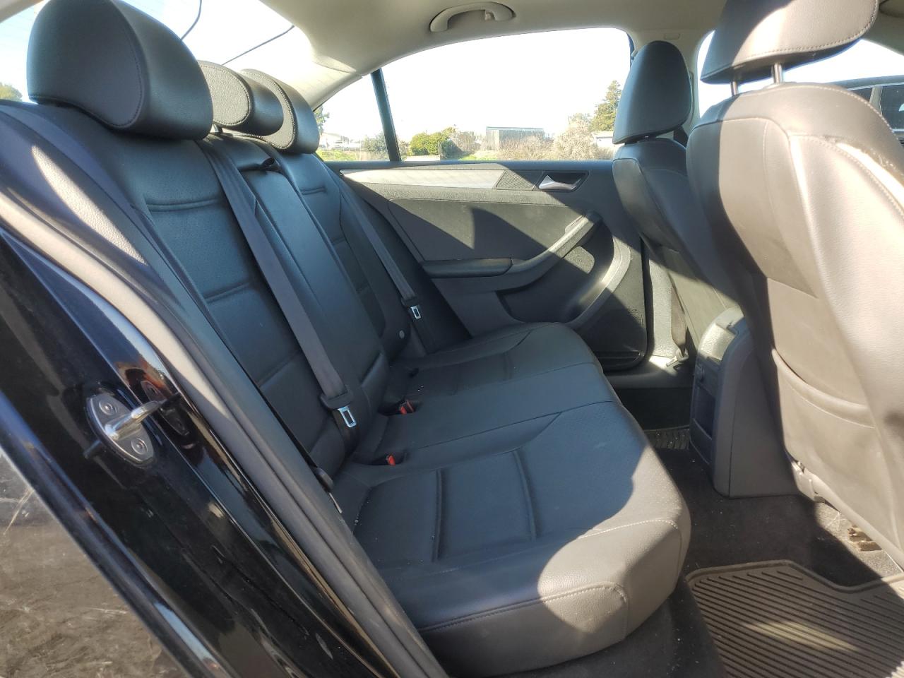 2017 Volkswagen Jetta - Image 10