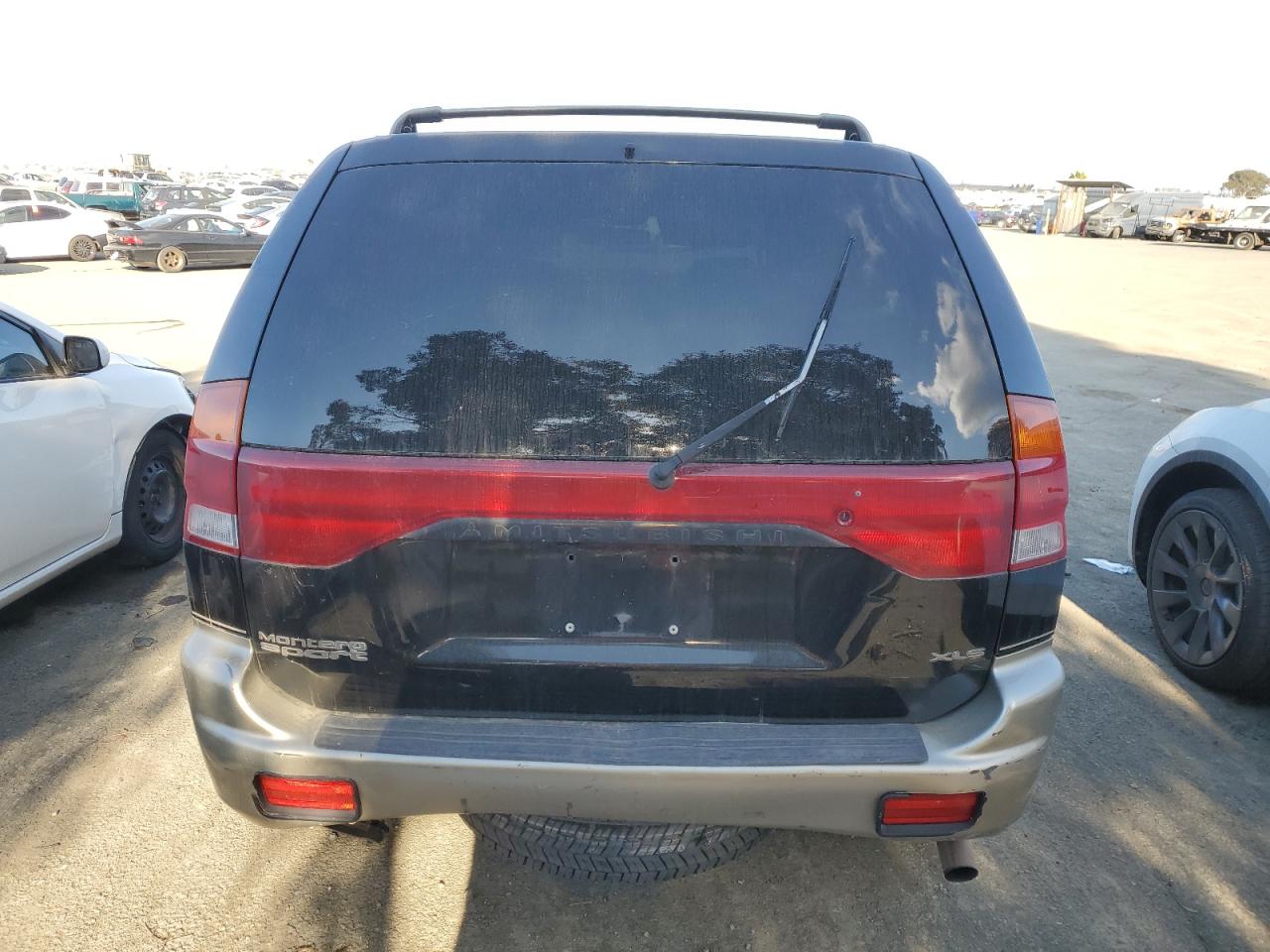1999 Mitsubishi Montero - Image 6