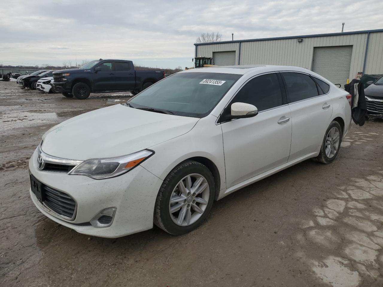 2015 Toyota Avalon - Image 1