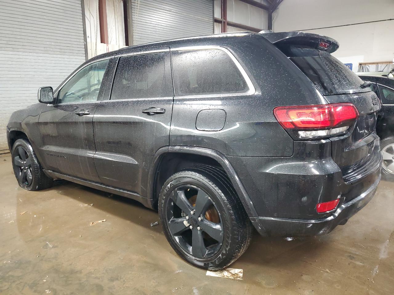 2015 Jeep Grand Cherokee - Image 2