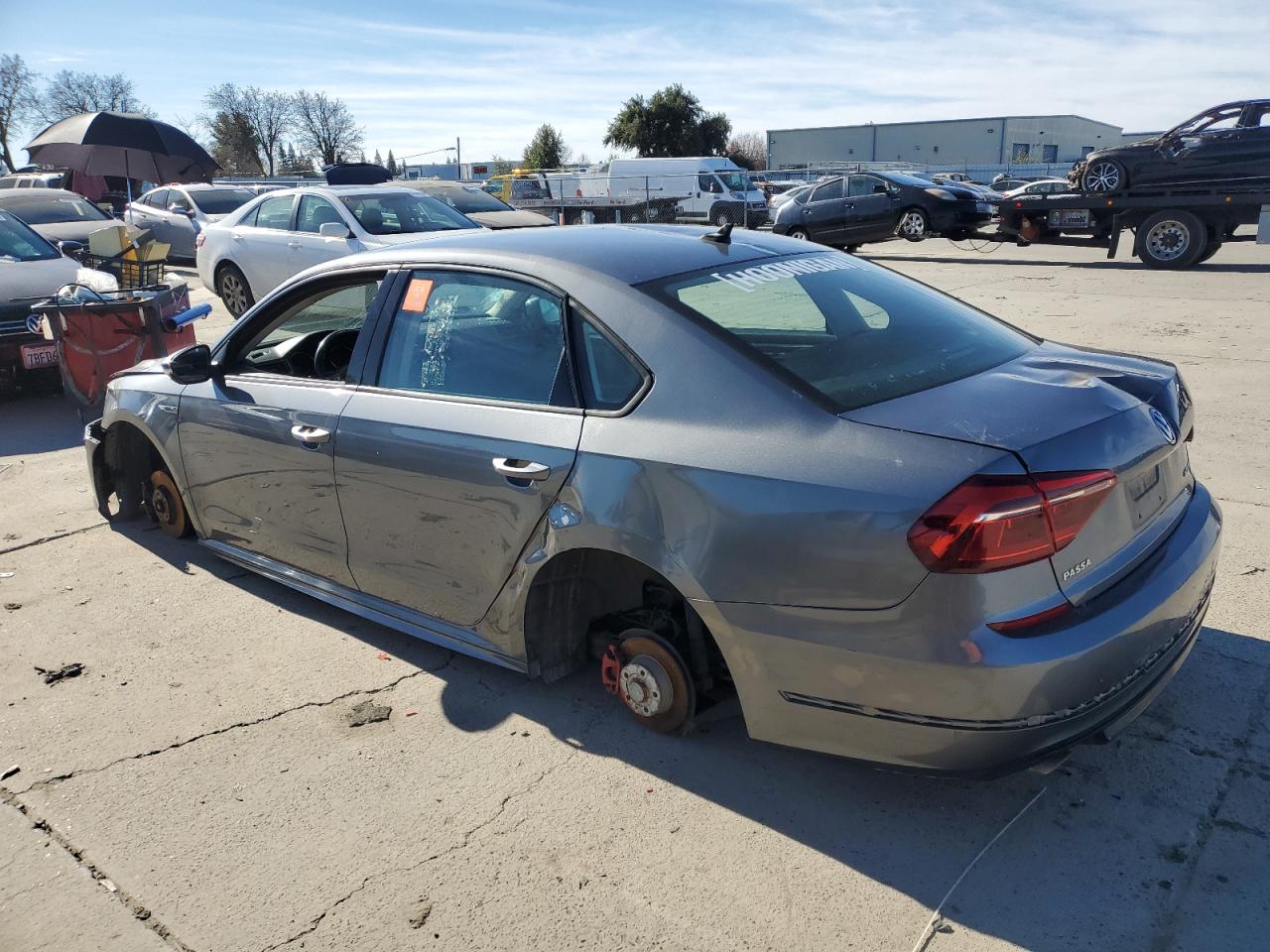 2018 Volkswagen Passat - Image 2