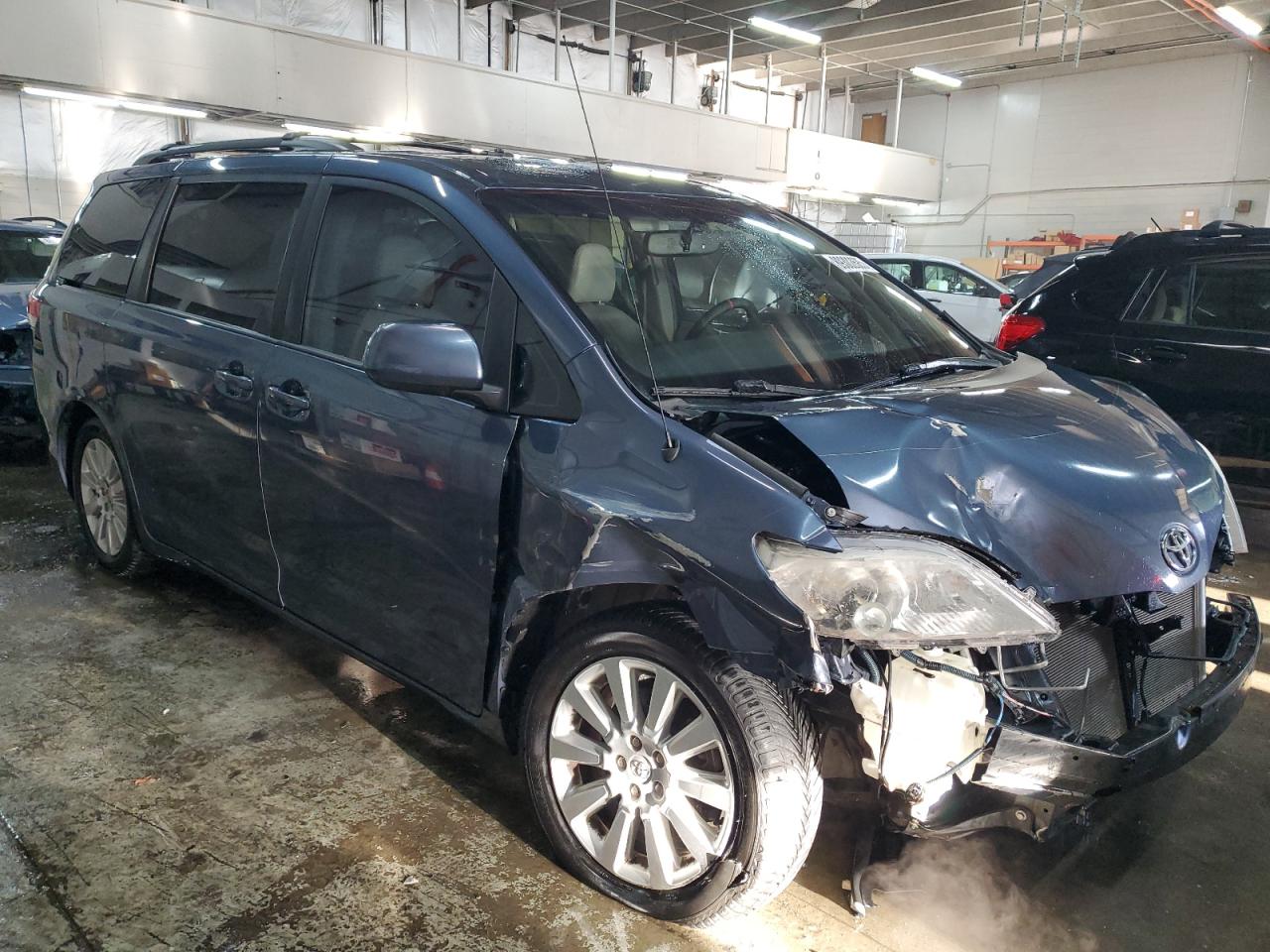 2014 Toyota Sienna - Image 4