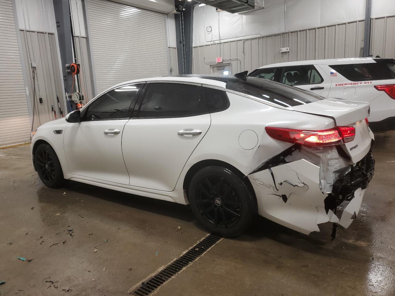 2016 Kia Optima - Image 2