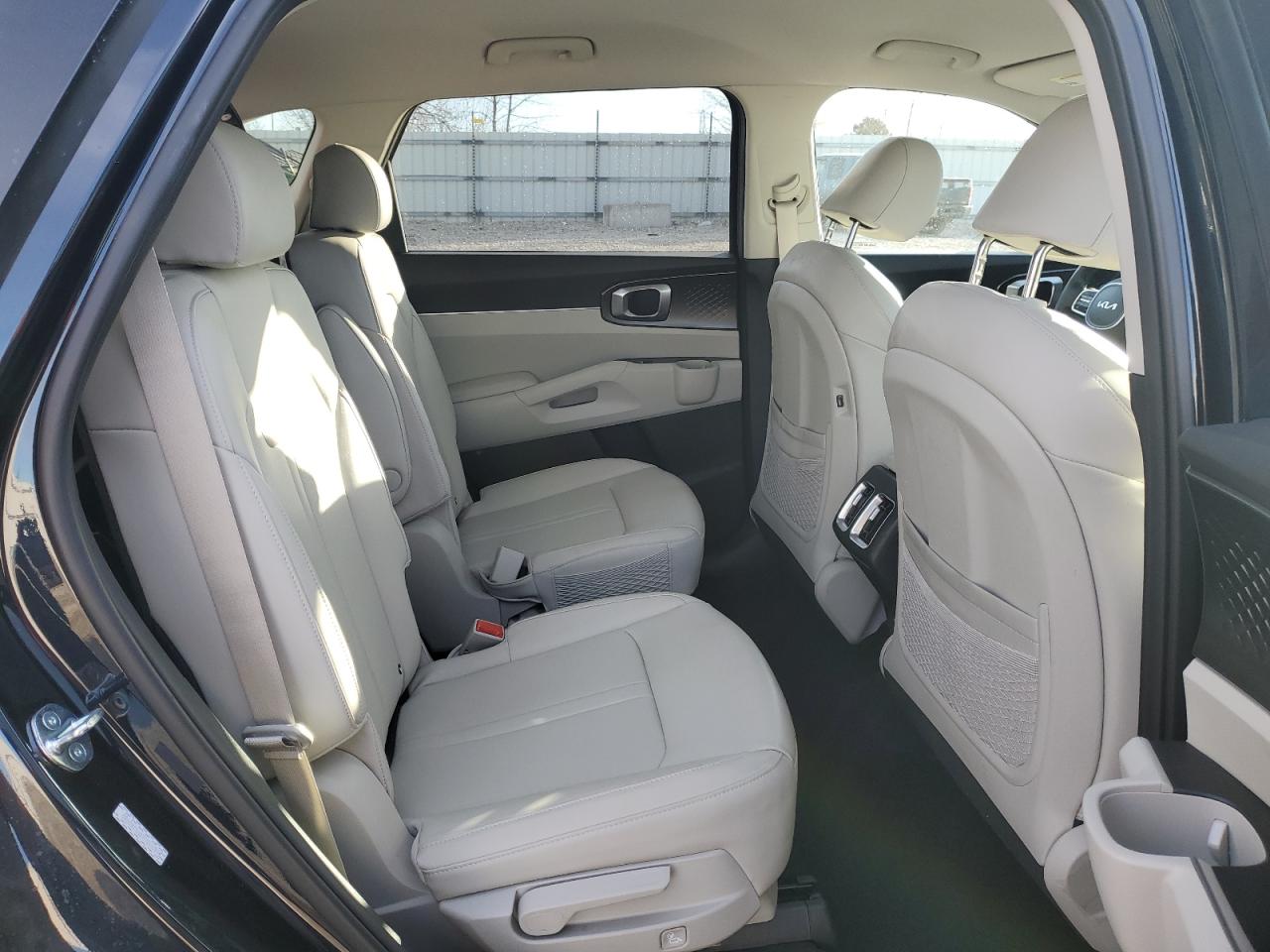 2023 Kia Sorento - Image 11