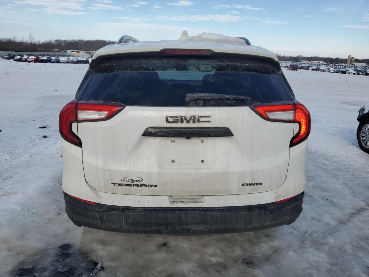 2022 GMC Terrain - Image 6