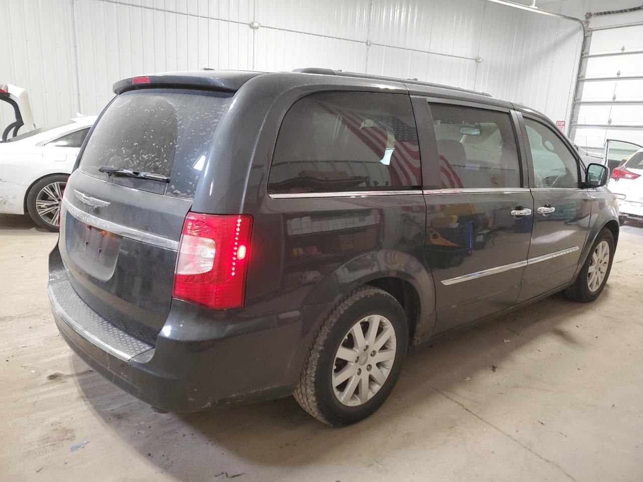 2012 Chrysler Town & Country - Image 3