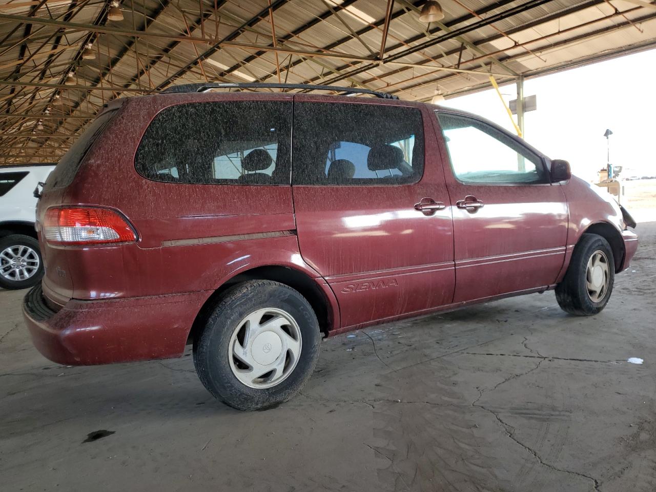 2003 Toyota Sienna - Image 3