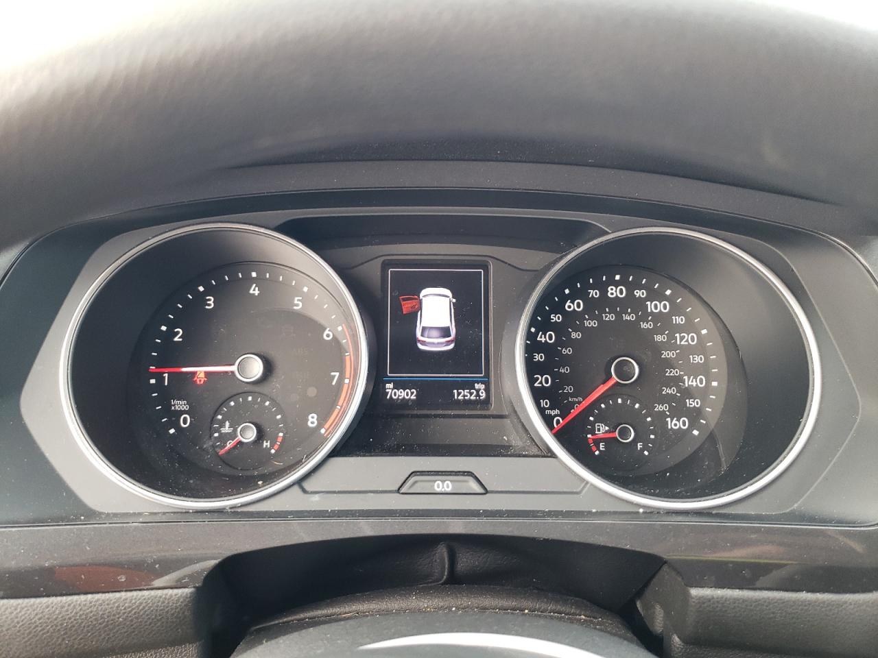 2020 Volkswagen Tiguan - Image 9