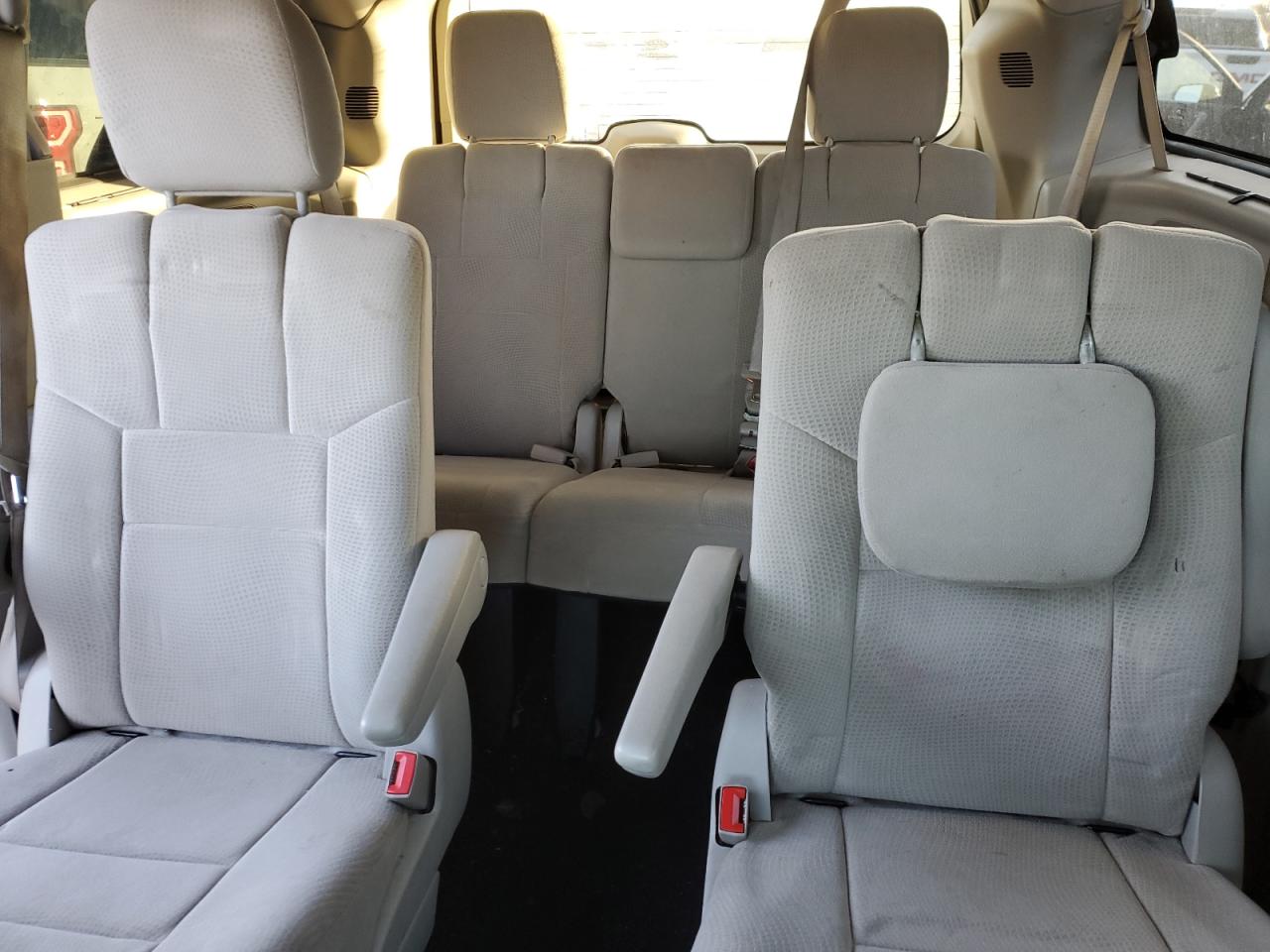 2013 Dodge Caravan - Image 10
