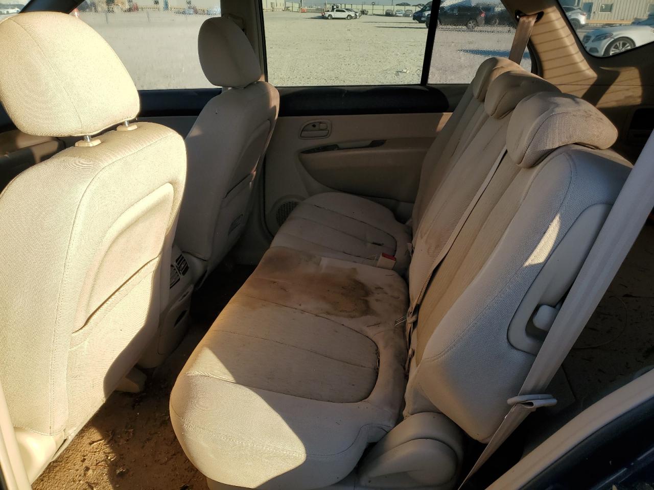 2007 Kia Rondo Lx VIN: KNAFG526377082700 Lot: 88694155