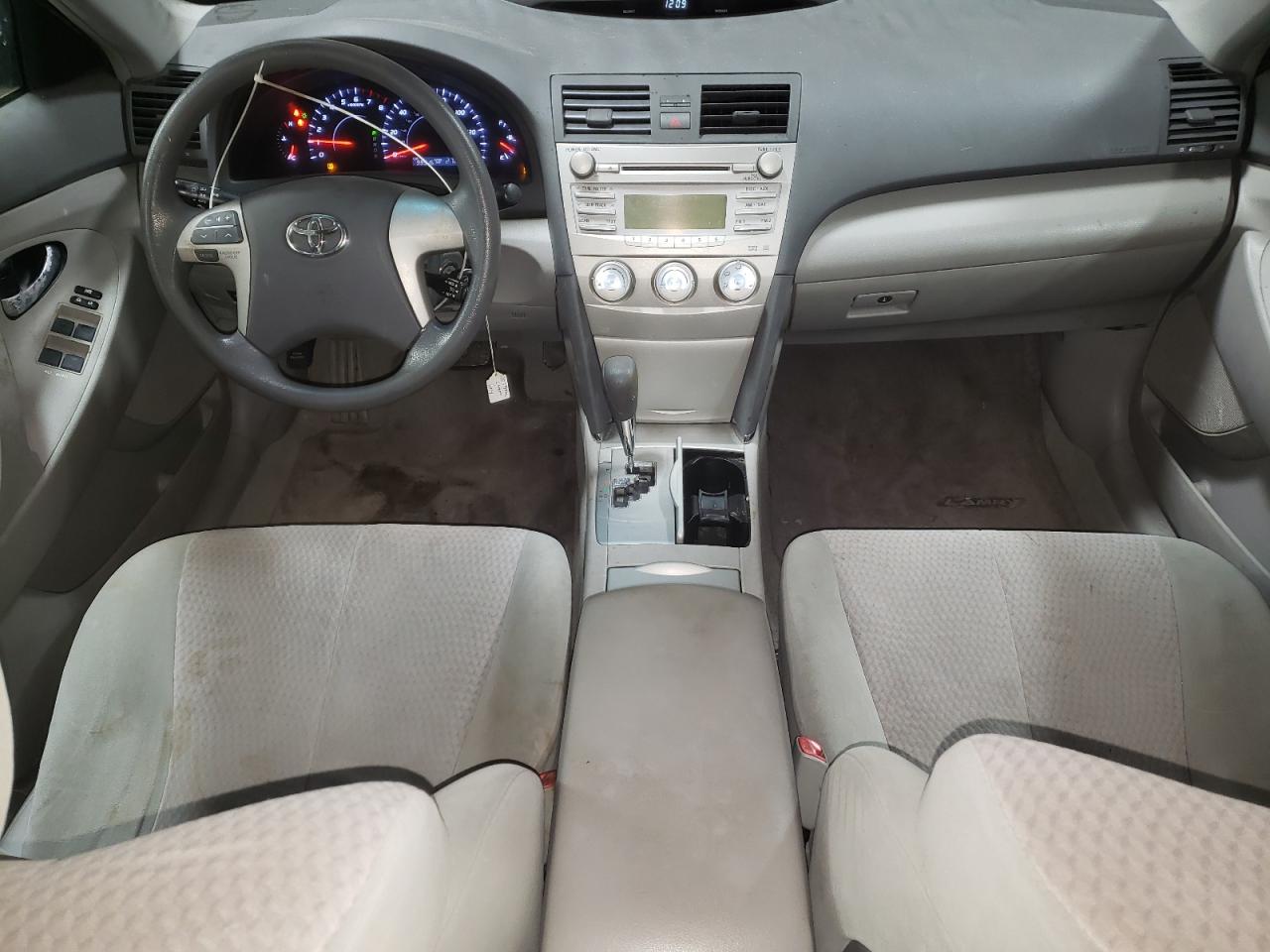 2010 Toyota Camry - Image 8