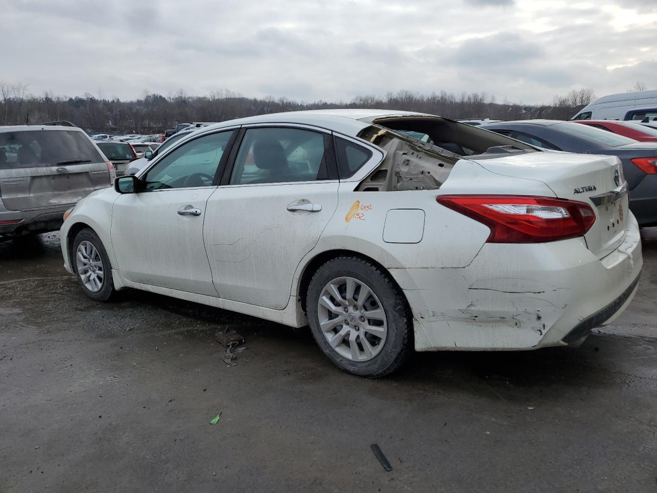 2017 Nissan Altima - Image 2