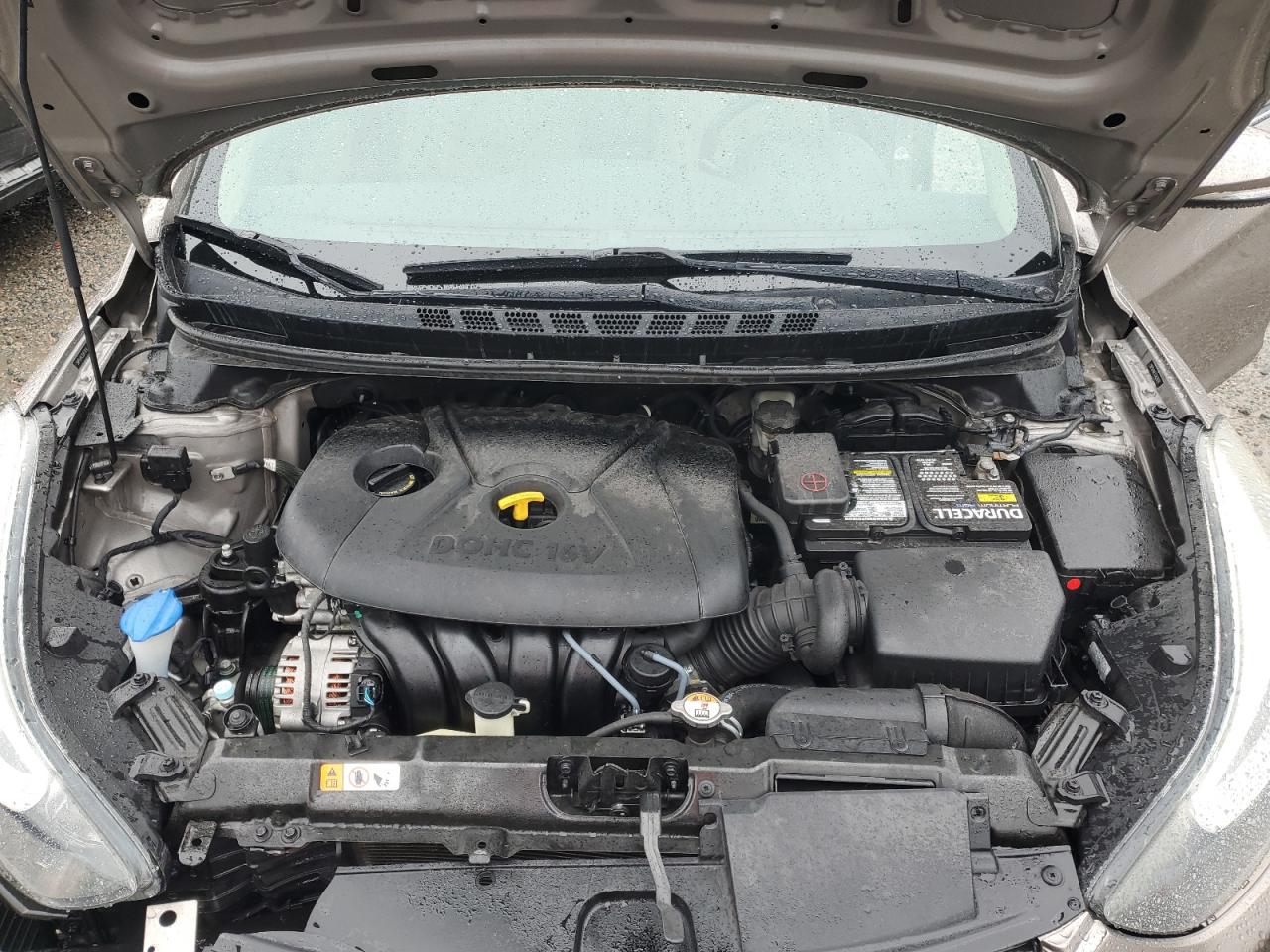 2016 Hyundai Elantra - Image 12