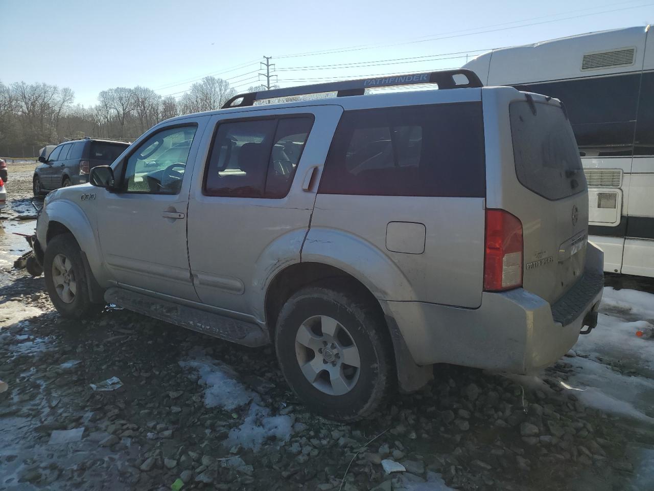 2005 Nissan Pathfinder - Image 2