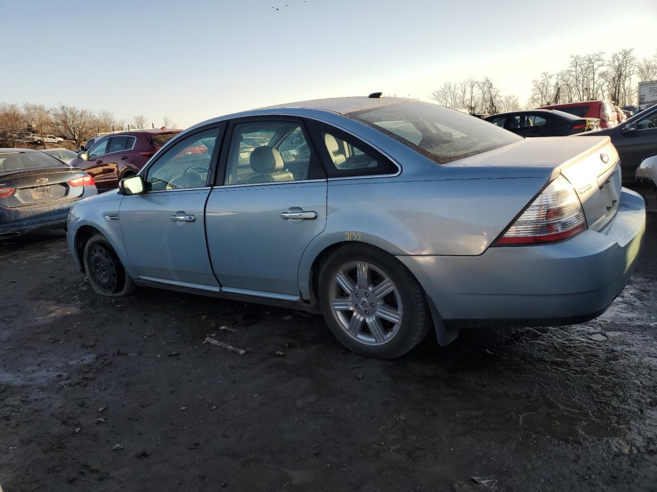 2008 Ford Taurus - Image 2