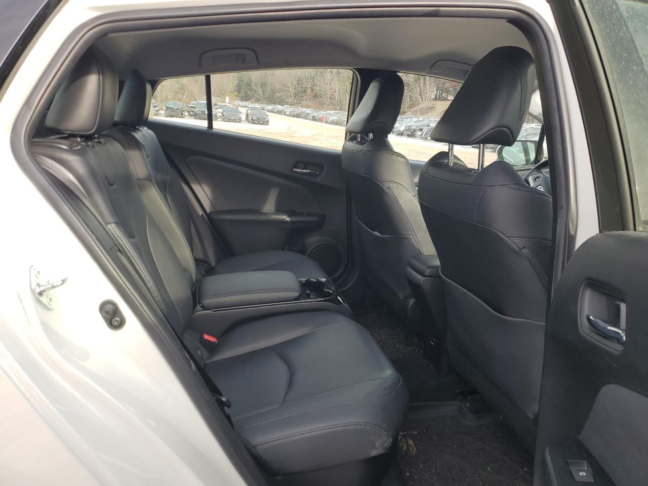 2017 Toyota Prius - Image 10