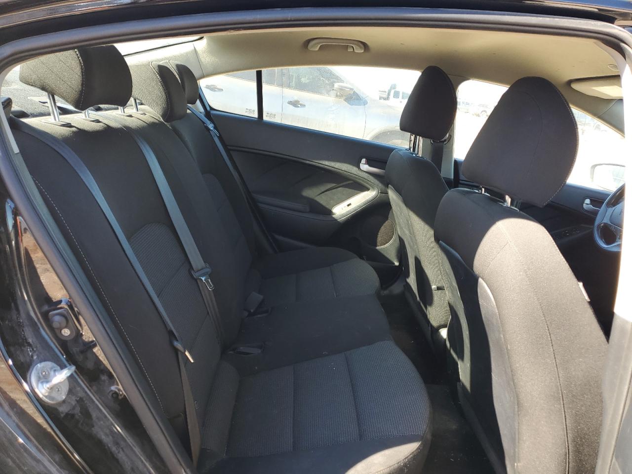 2017 Kia Forte - Image 11