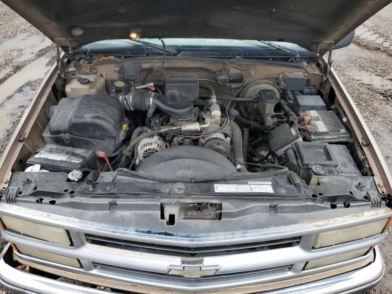 1996 Chevrolet GMT-400 - Image 12