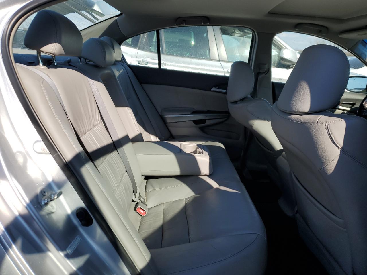 2009 Honda Accord - Image 10