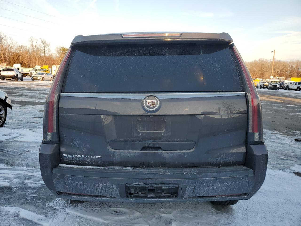 2015 Cadillac Escalade Premium VIN: 1GYS4CKJ1FR281745 Lot: 42043815