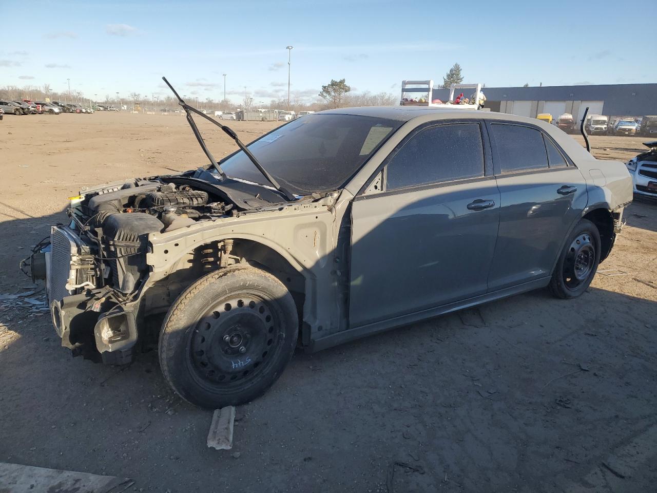 VIN 2C3CCAGG5JH177674 2018 CHRYSLER 300 no.1