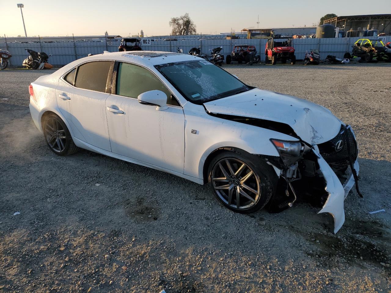 2016 Lexus IS - Image 4