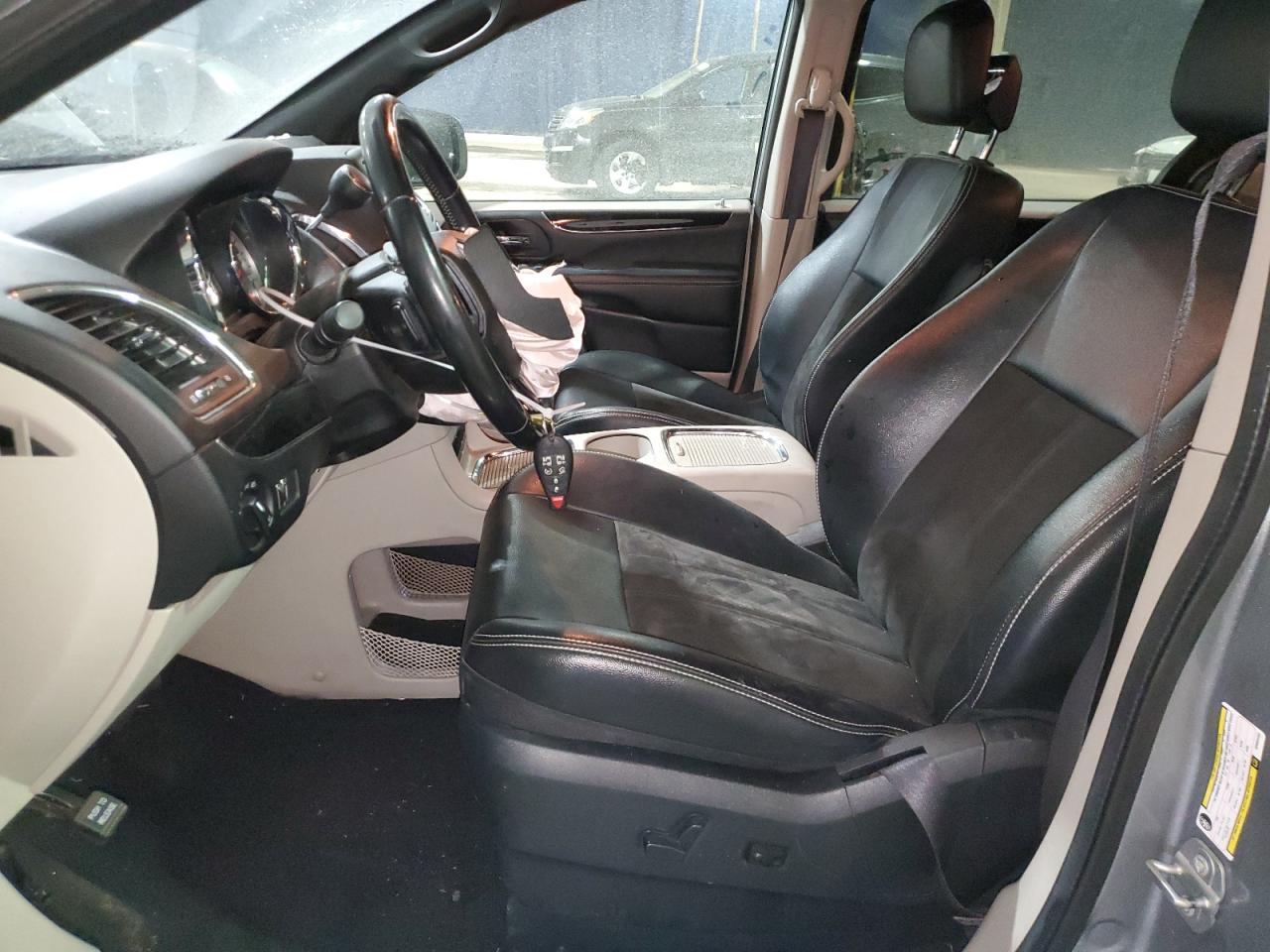 2019 Dodge Caravan - Image 7