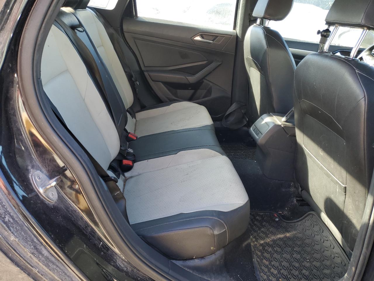 2019 Volkswagen Jetta - Image 11