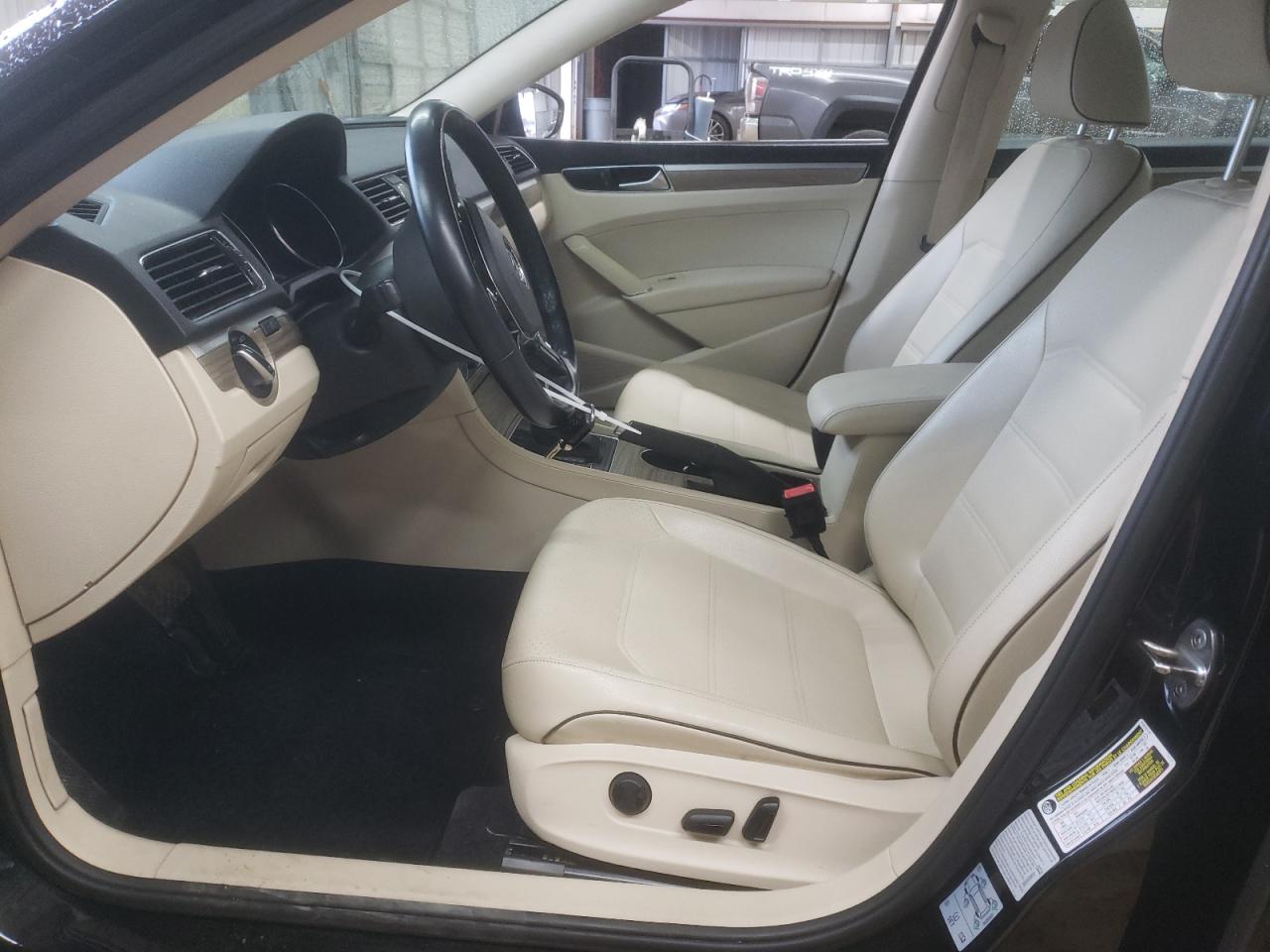 2016 Volkswagen Passat - Image 7