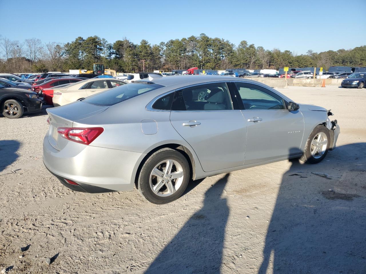 2022 Chevrolet Malibu - Image 3