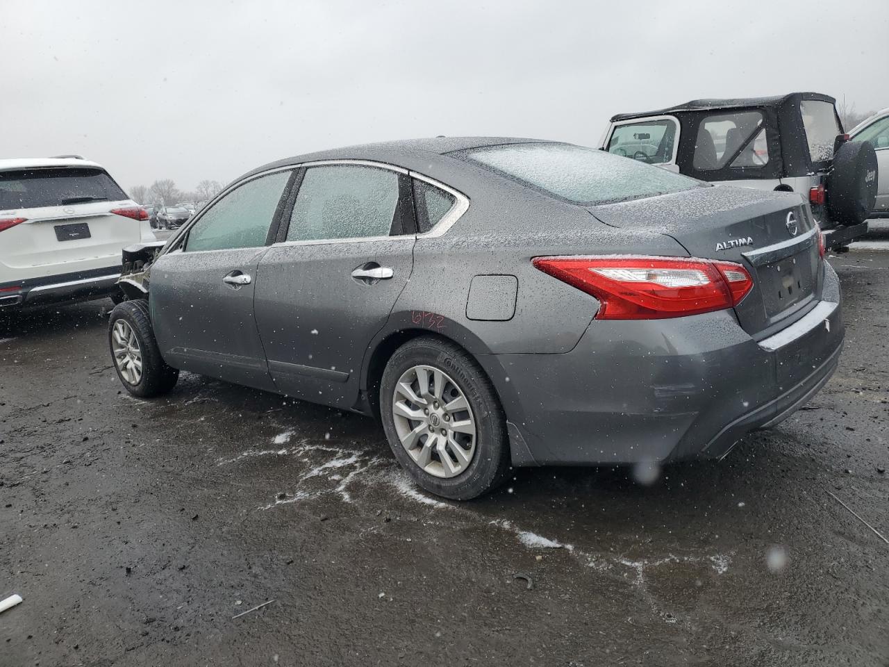 2017 Nissan Altima - Image 2