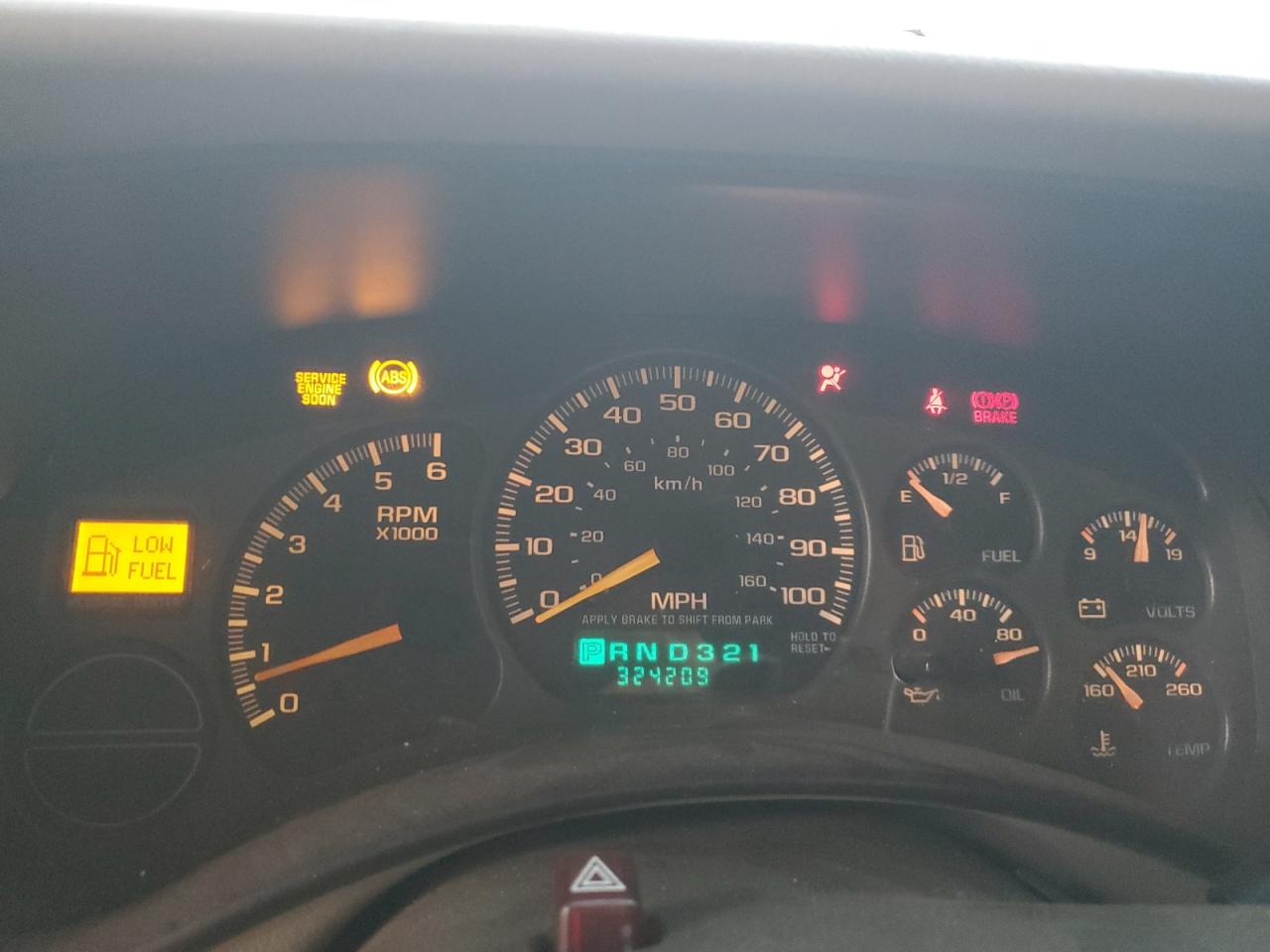 2000 Chevrolet Silverado - Image 9