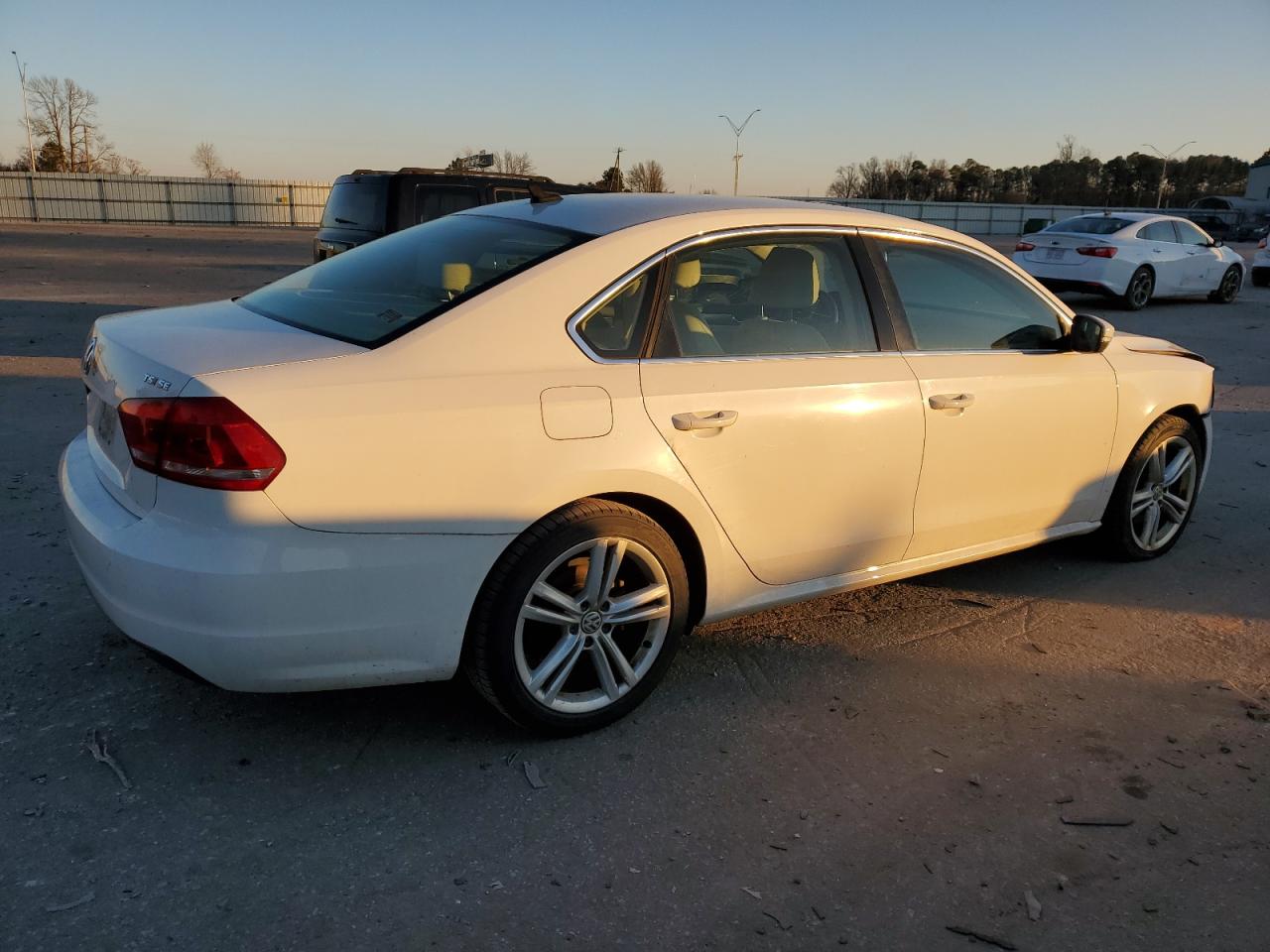 2014 Volkswagen Passat - Image 3