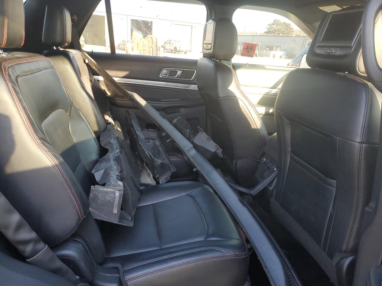 2016 Ford Explorer - Image 11