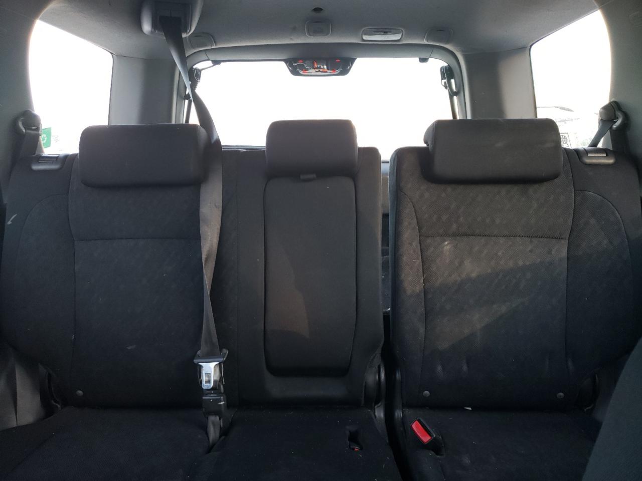 2005 Honda CR-V - Image 10