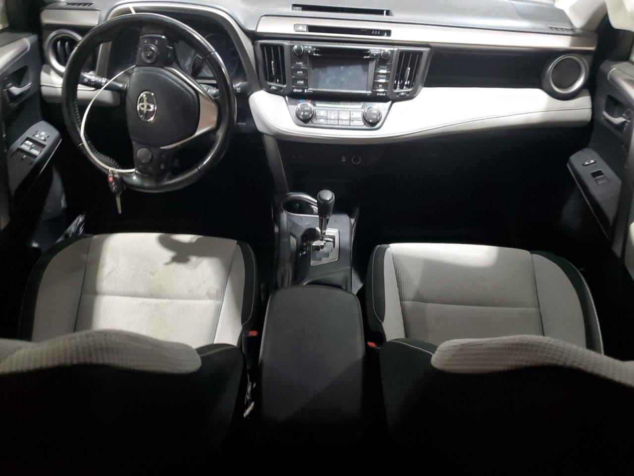 2017 Toyota RAV 4 - Image 8