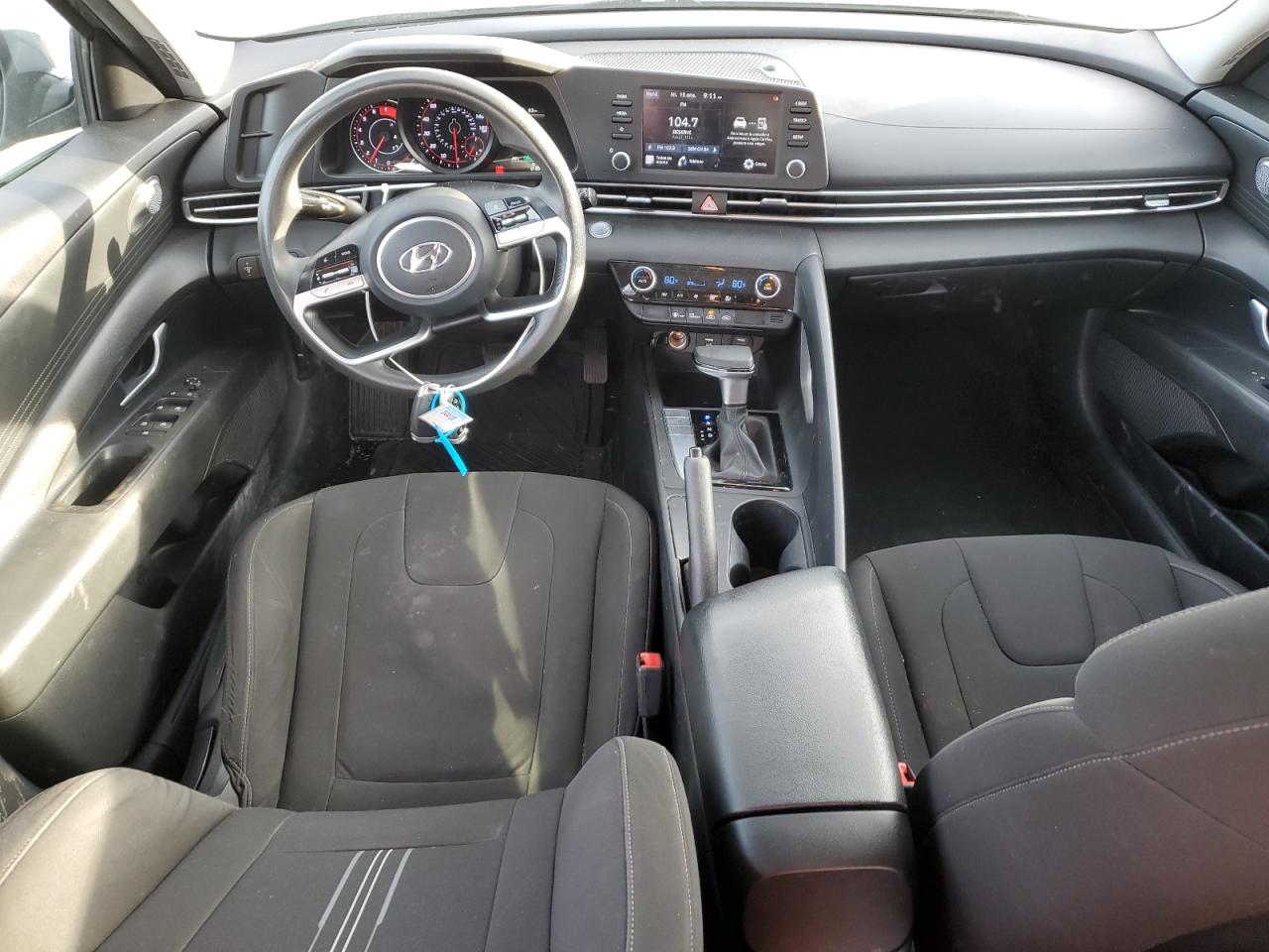 2021 Hyundai Elantra - Image 8