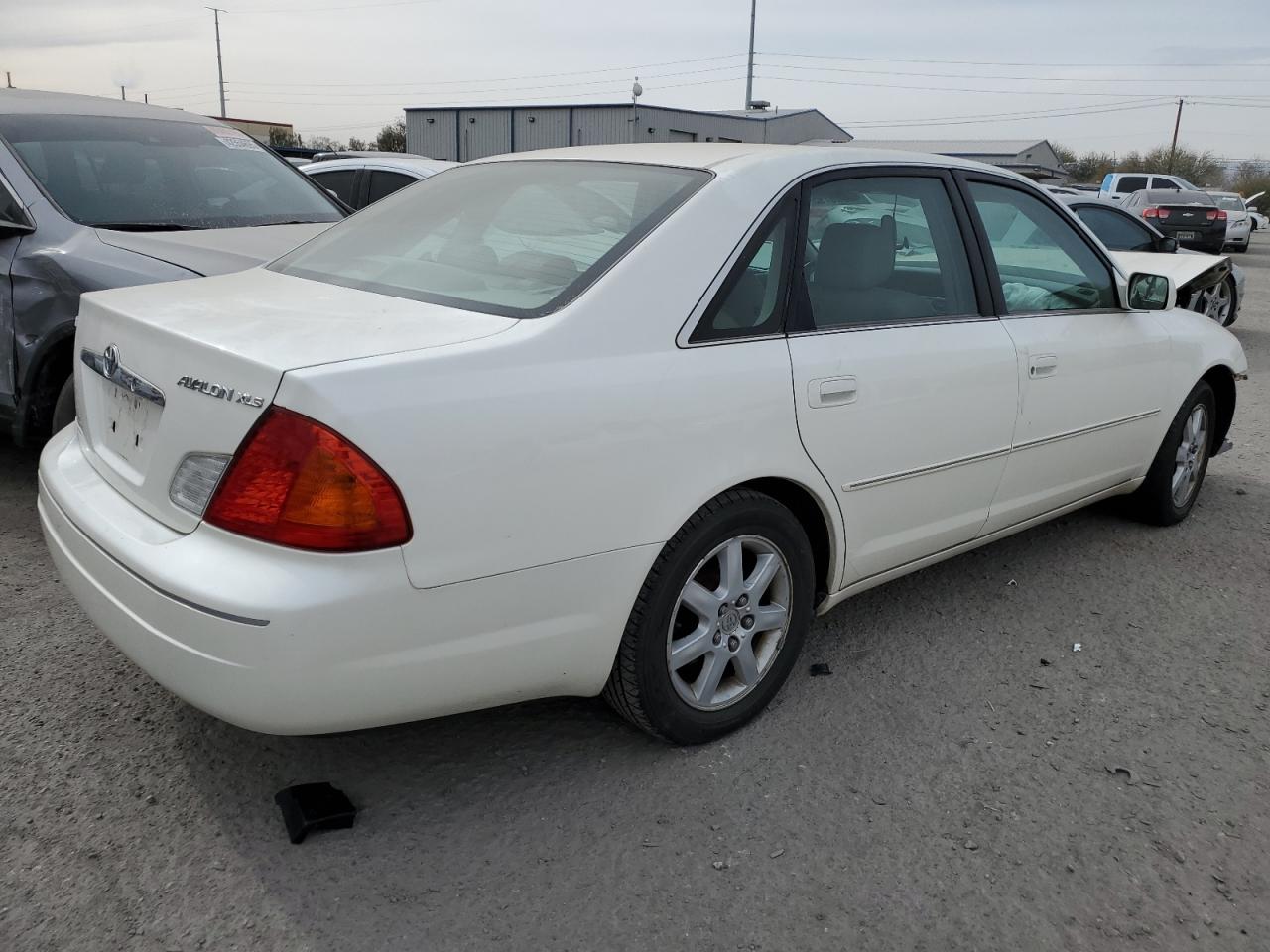 2002 Toyota Avalon - Image 3