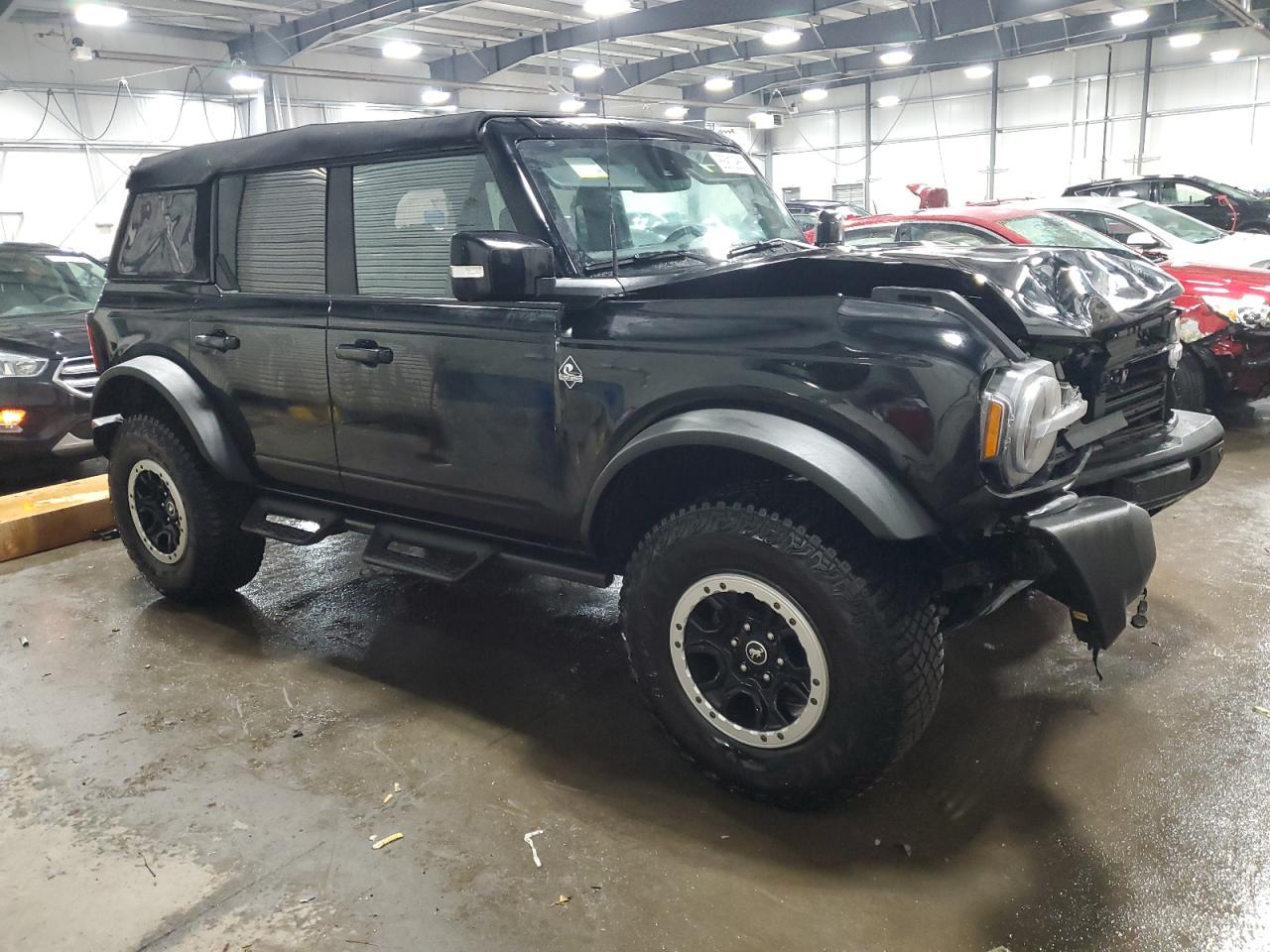 2023 Ford Bronco - Image 4