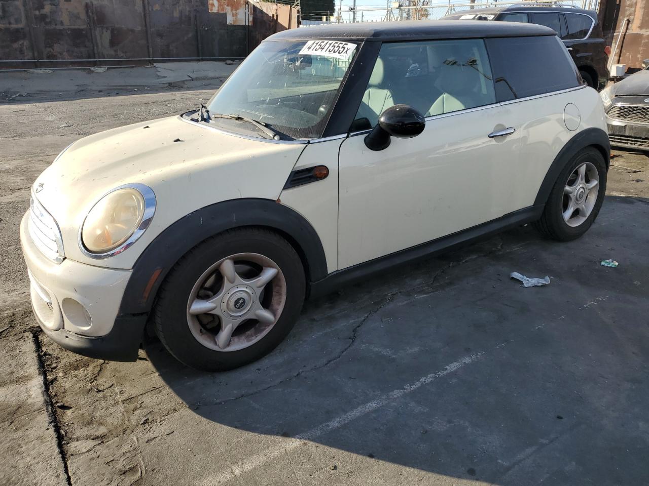 VIN WMWSU3C54DT687913 2013 MINI COOPER no.1