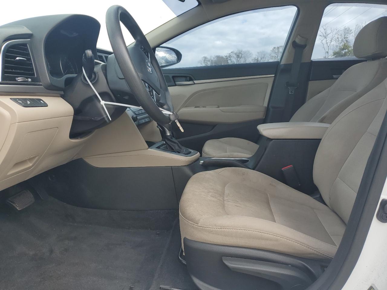 2018 Hyundai Elantra - Image 7